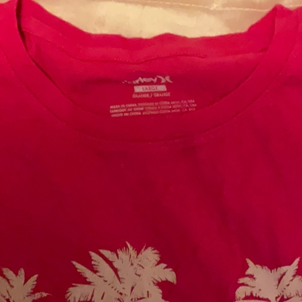 Hurley T-Shirt Size Large - Picture 6 of 9